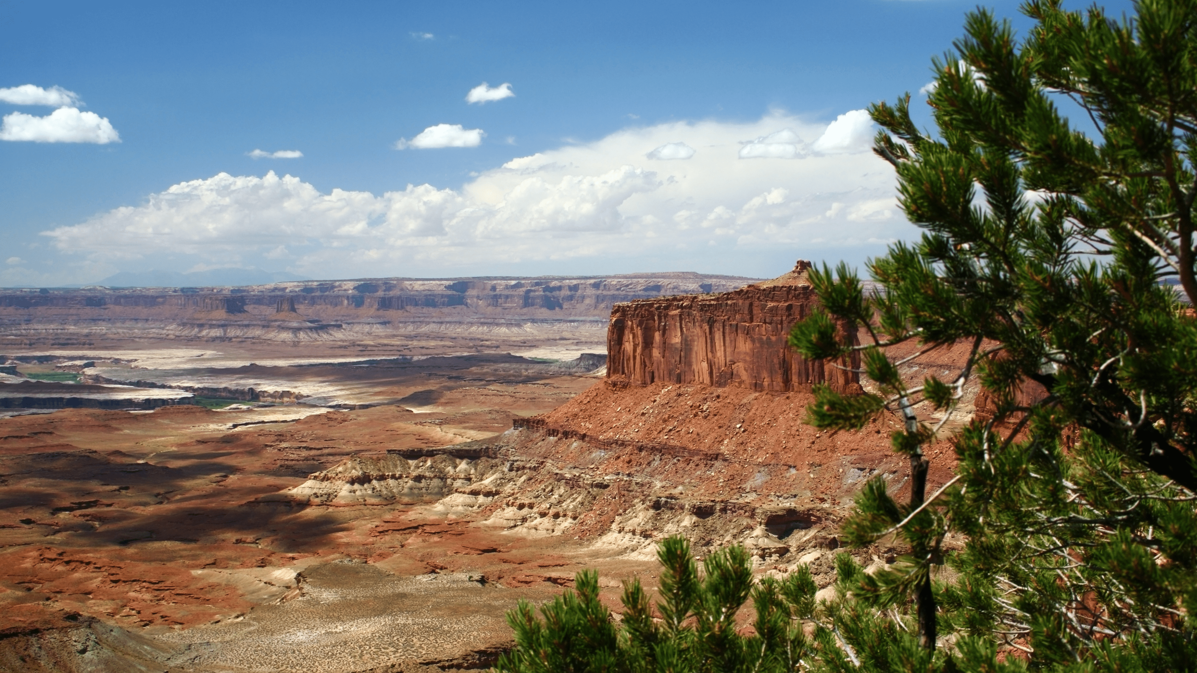 canyon valley of canyonlands