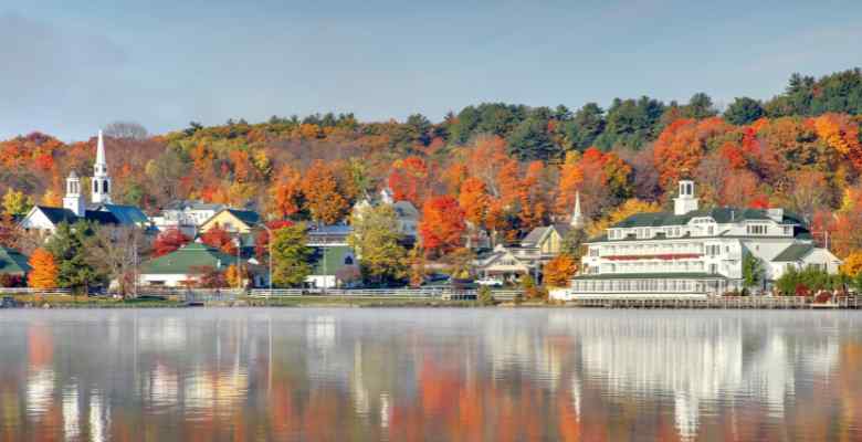 Fall colors and buildings in Lake Winnipesaukee