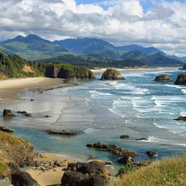 shoreline of cannon beach oregon