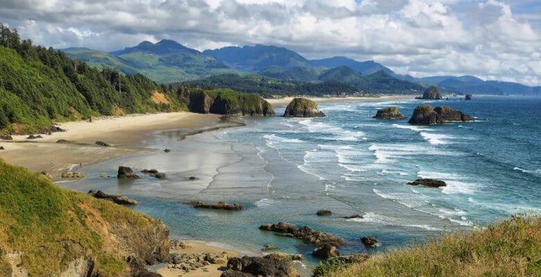 shoreline of cannon beach oregon