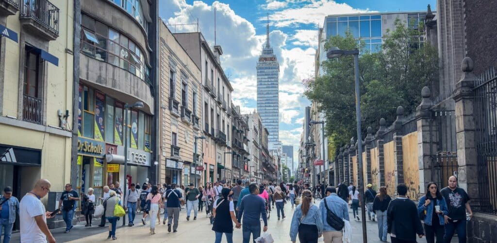 A tower in the middle of CDMX.