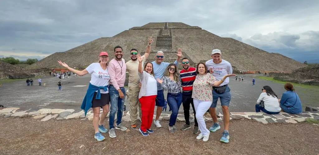 A new group of friends we made when visiting Teotihuacan.