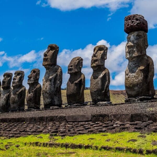 easter island statues