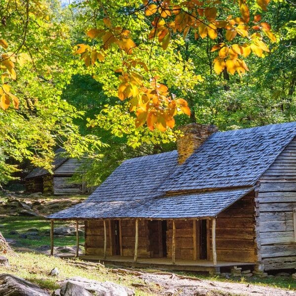 old log cabin in great smoky mountains national park