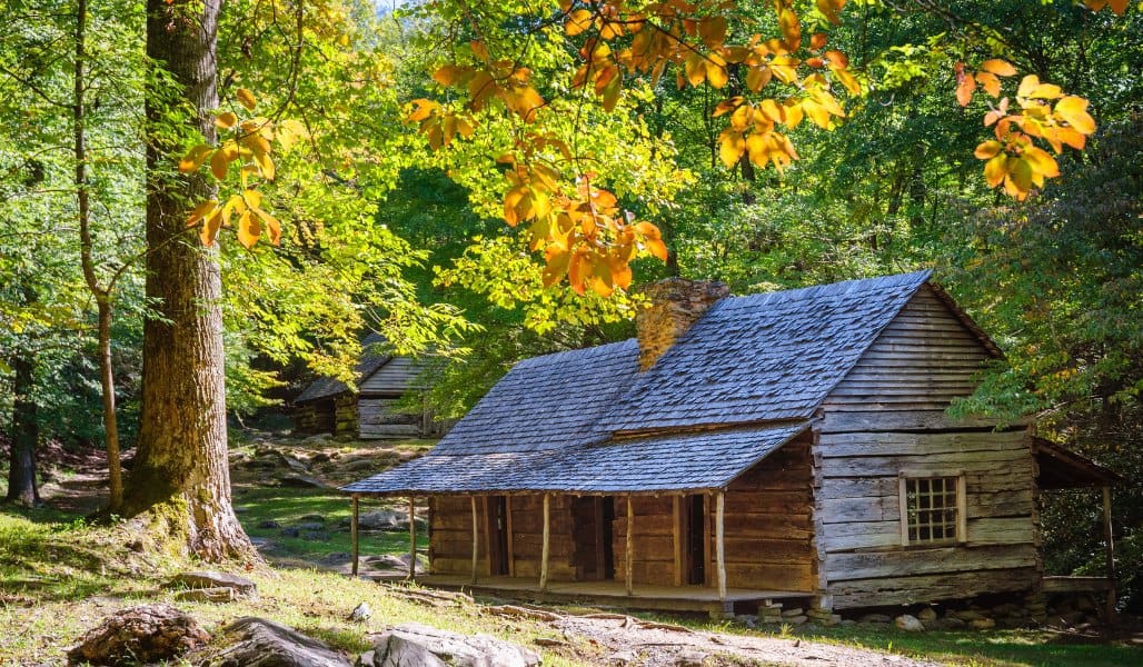 old log cabin in great smoky mountains national park