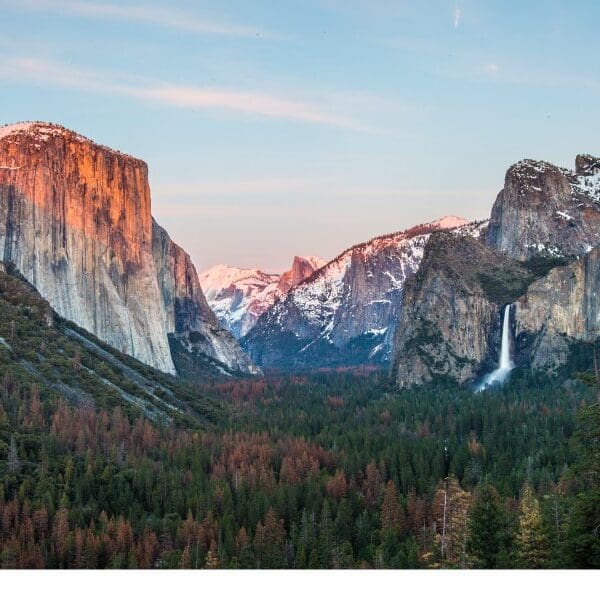 yosemite valley at the National Park