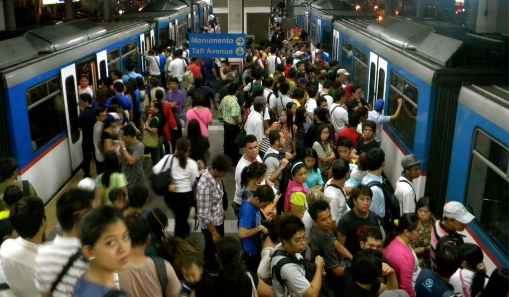 crowded area between metro trains in India